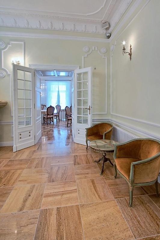 Palac Kobylin Экстерьер фото